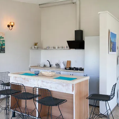 לינה וארוחת בוקר Casa Di *